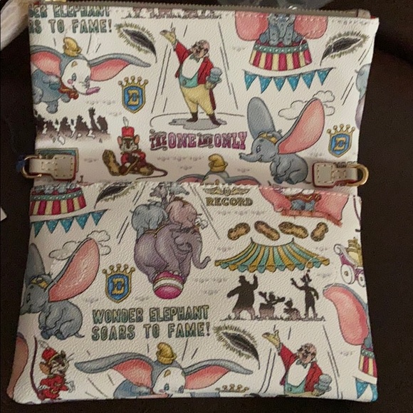NWT Disney Dooney and Bourke Dumbo crossbody - Picture 2 of 5